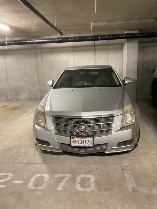 2010 Cadillac DTS - Image 2 of 9
