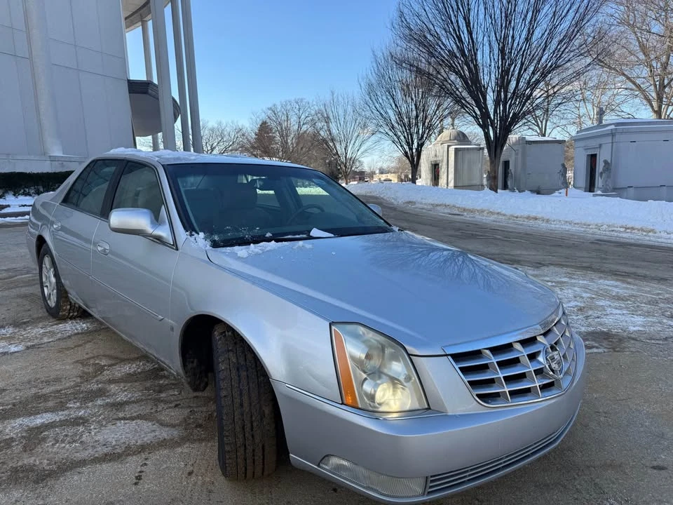 2010 Cadillac DTS - Image 7 of 9