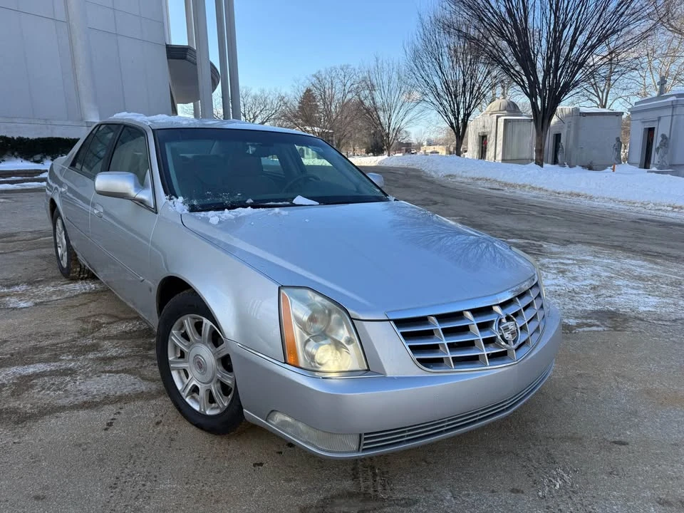 2010 Cadillac DTS - Image 9 of 9