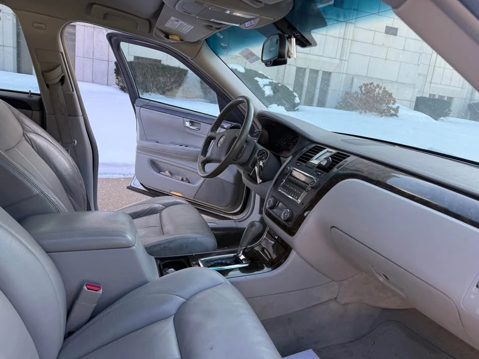 2010 Cadillac DTS - Image 6 of 9
