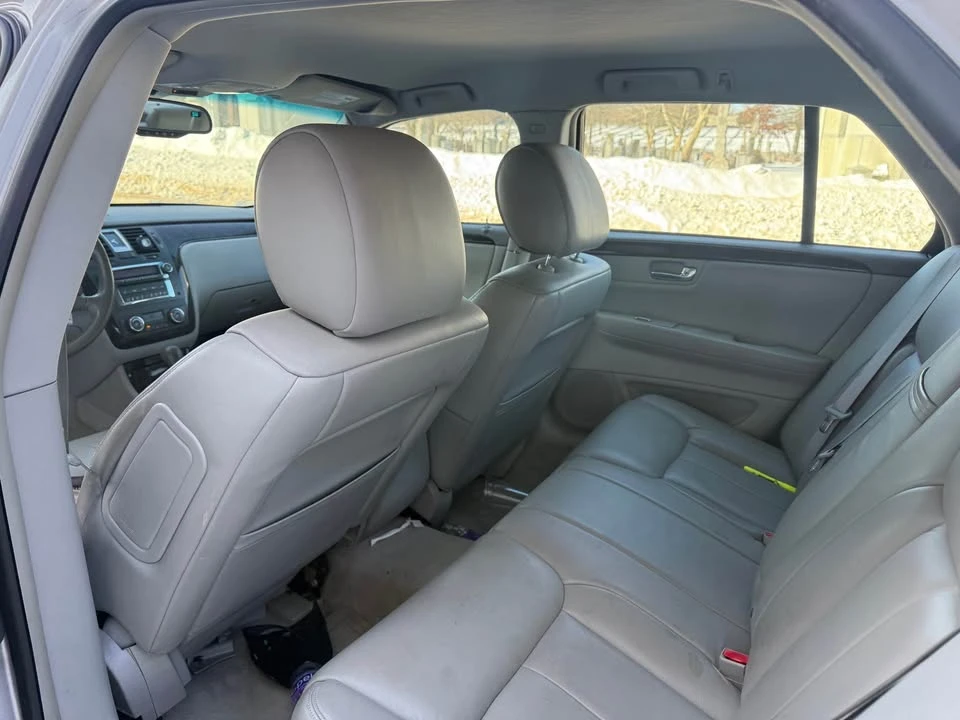 2010 Cadillac DTS - Image 5 of 9