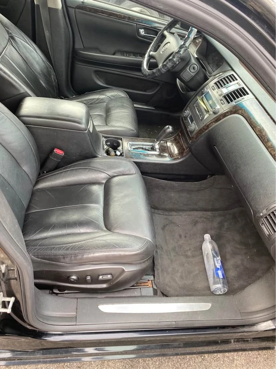 2010 Cadillac DTS - Image 5 of 5