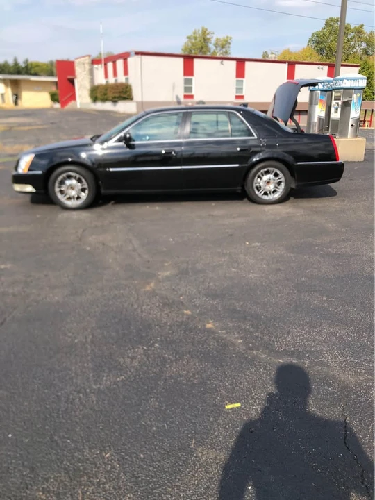 2010 Cadillac DTS - Image 4 of 5