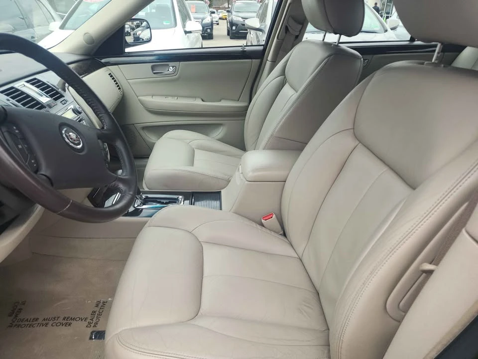 2010 Cadillac DTS - Image 14 of 18