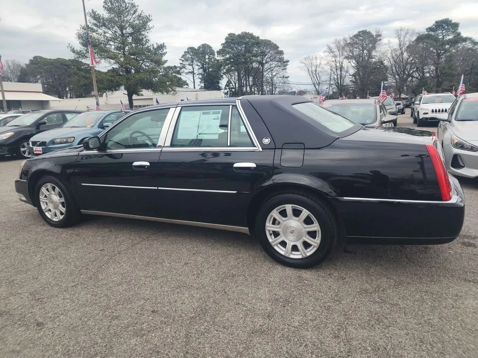 2010 Cadillac DTS - Image 8 of 18