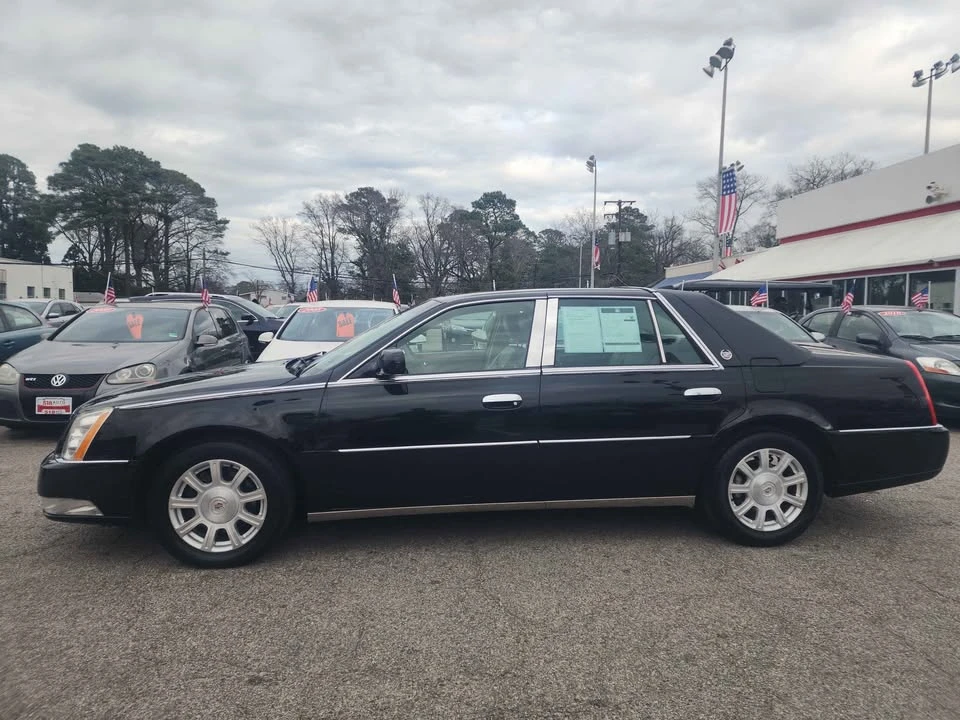 2010 Cadillac DTS - Image 2 of 18