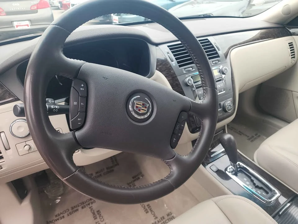 2010 Cadillac DTS - Image 16 of 18