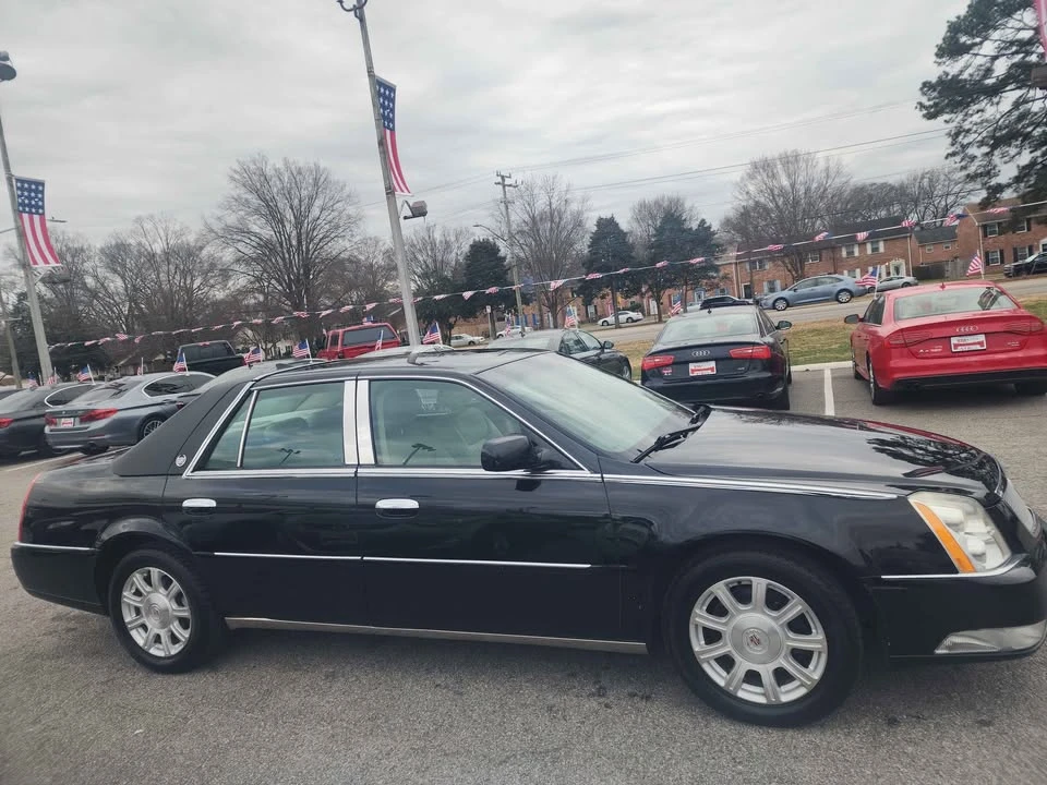 2010 Cadillac DTS - Image 3 of 18