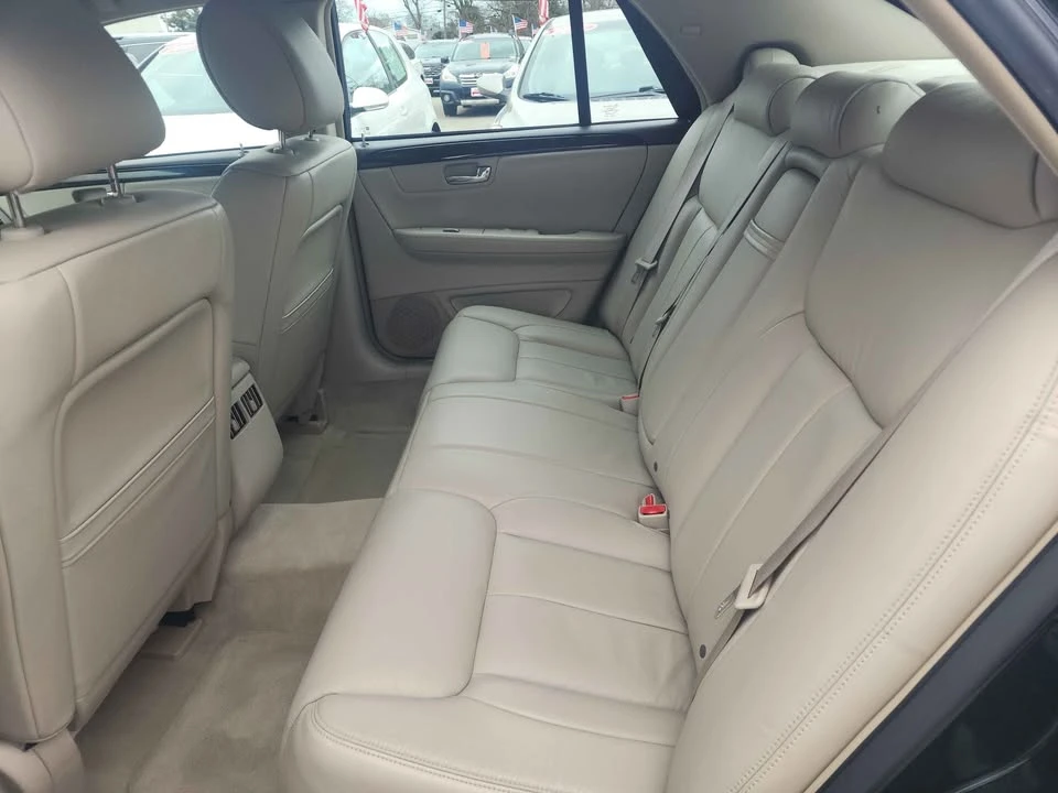 2010 Cadillac DTS - Image 11 of 18