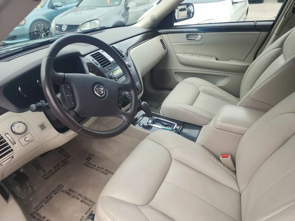 2010 Cadillac DTS - Image 13 of 18