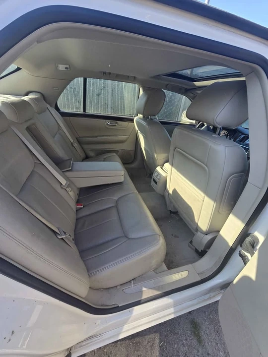 2010 Cadillac DTS - Image 6 of 6