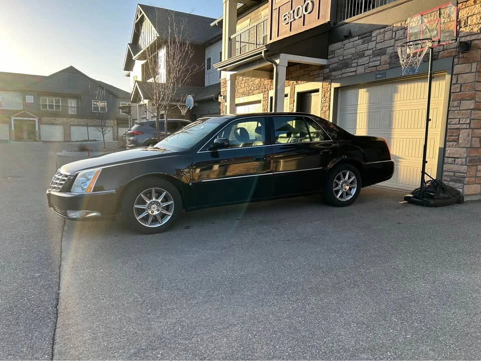 2010 Cadillac DTS - Image 4 of 6