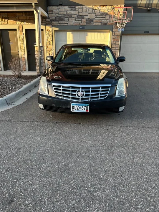 2010 Cadillac DTS - Image 5 of 6