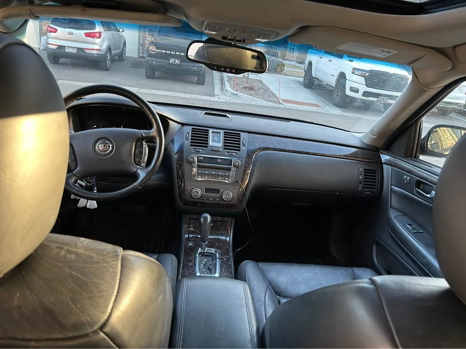 2010 Cadillac DTS - Image 2 of 6