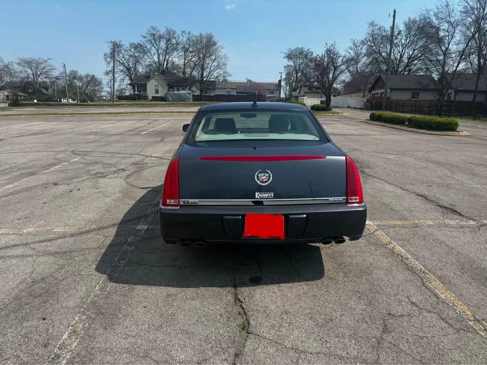 2010 Cadillac DTS - Image 4 of 10