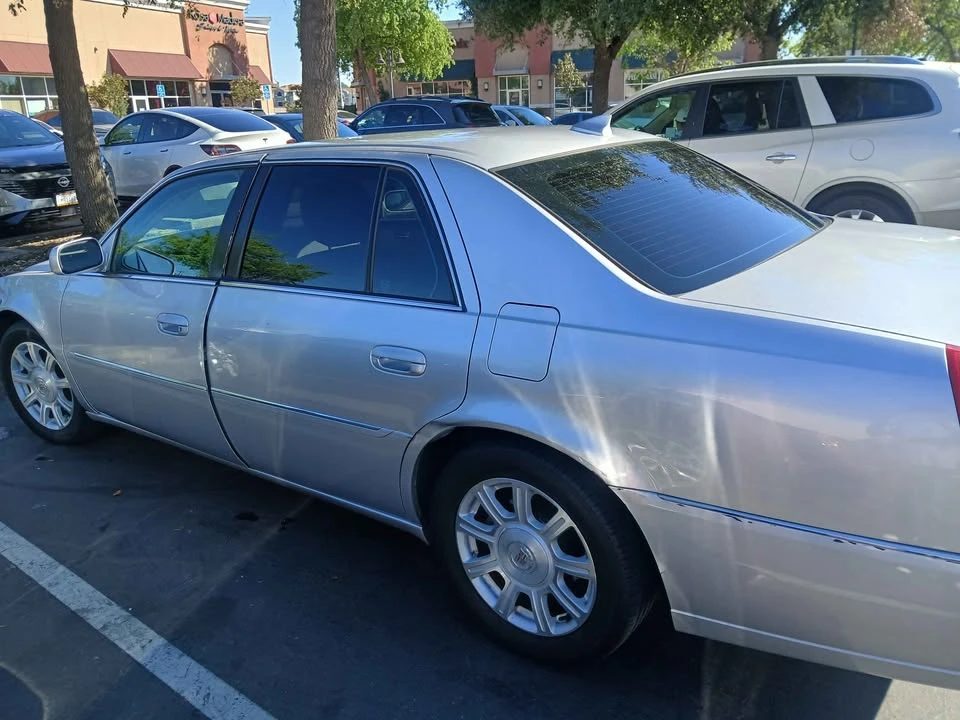 2010 Cadillac DTS - Image 5 of 5