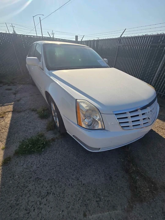 2010 Cadillac DTS - Image 5 of 6