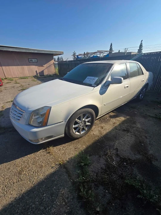 2010 Cadillac DTS - Image 6 of 6