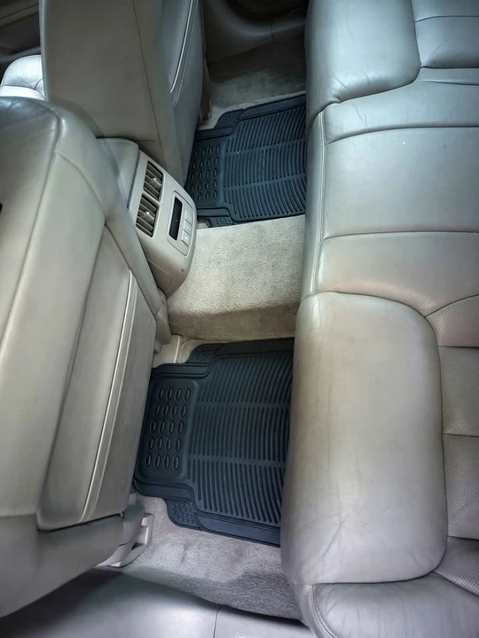 2010 Cadillac DTS - Image 8 of 14