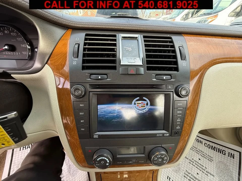 2010 Cadillac DTS - Image 11 of 20