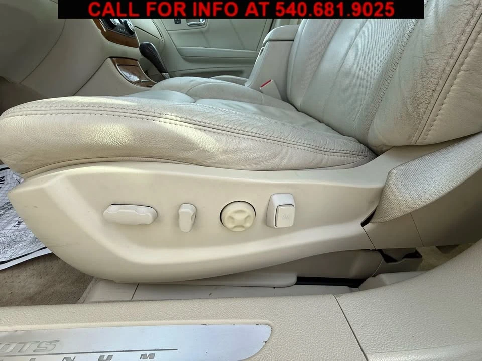 2010 Cadillac DTS - Image 16 of 20