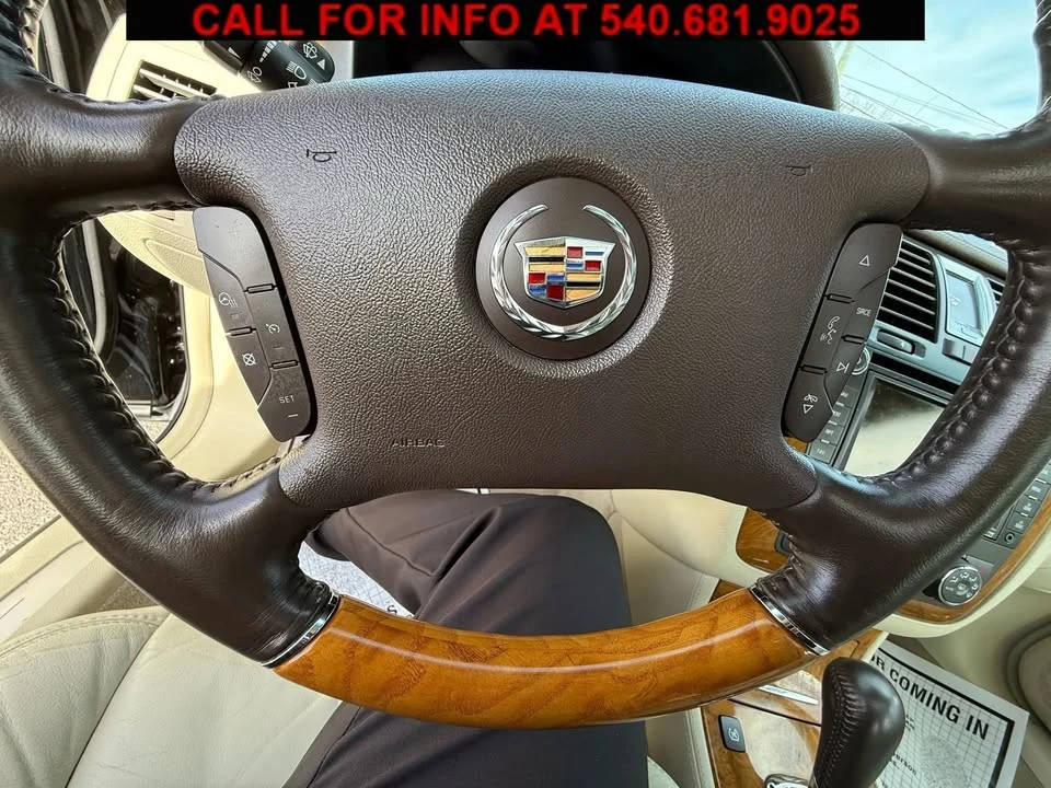 2010 Cadillac DTS - Image 12 of 20
