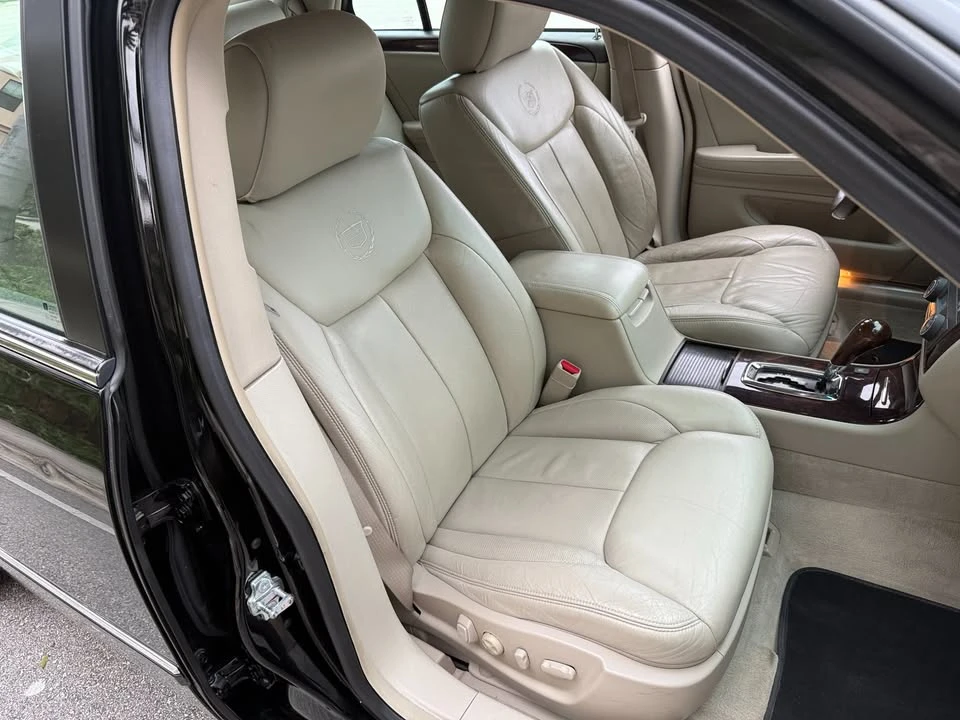 2010 Cadillac DTS - Image 17 of 20