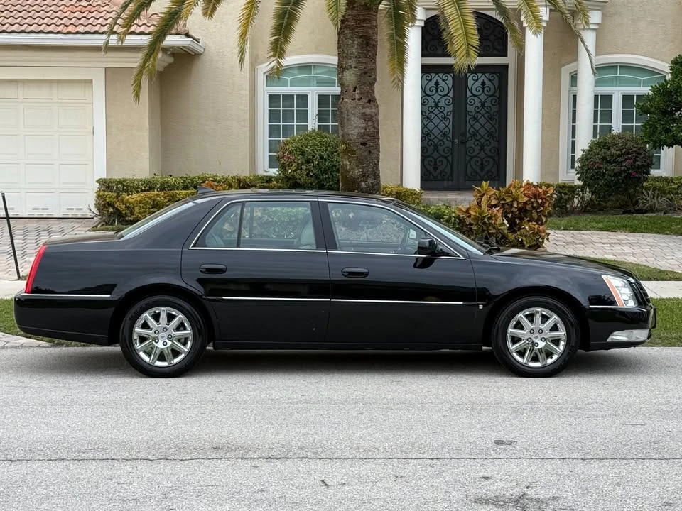 2010 Cadillac DTS - Image 2 of 20