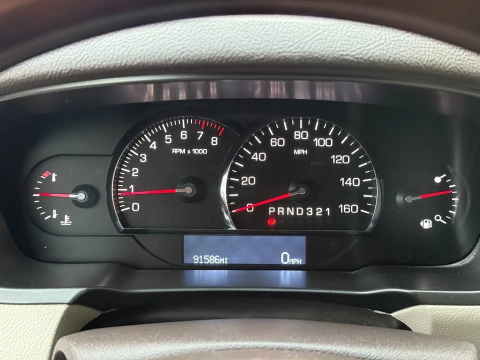 2010 Cadillac DTS - Image 10 of 20