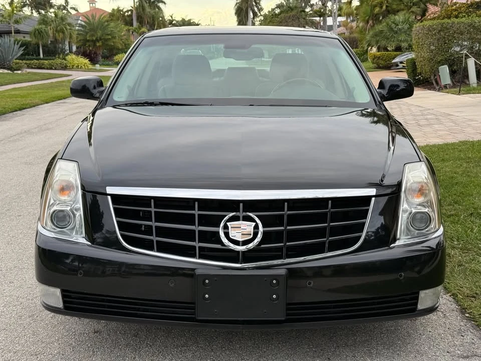 2010 Cadillac DTS - Image 4 of 20