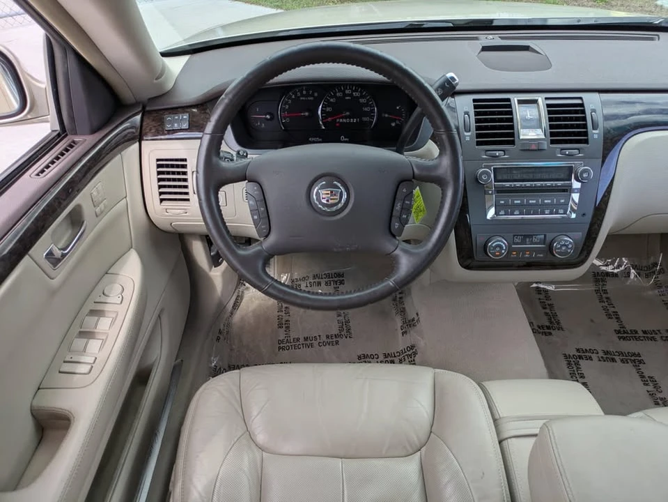 2010 Cadillac DTS - Image 12 of 20
