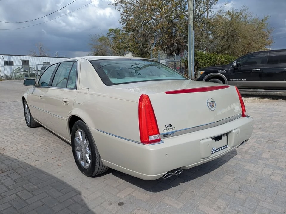 2010 Cadillac DTS - Image 5 of 20