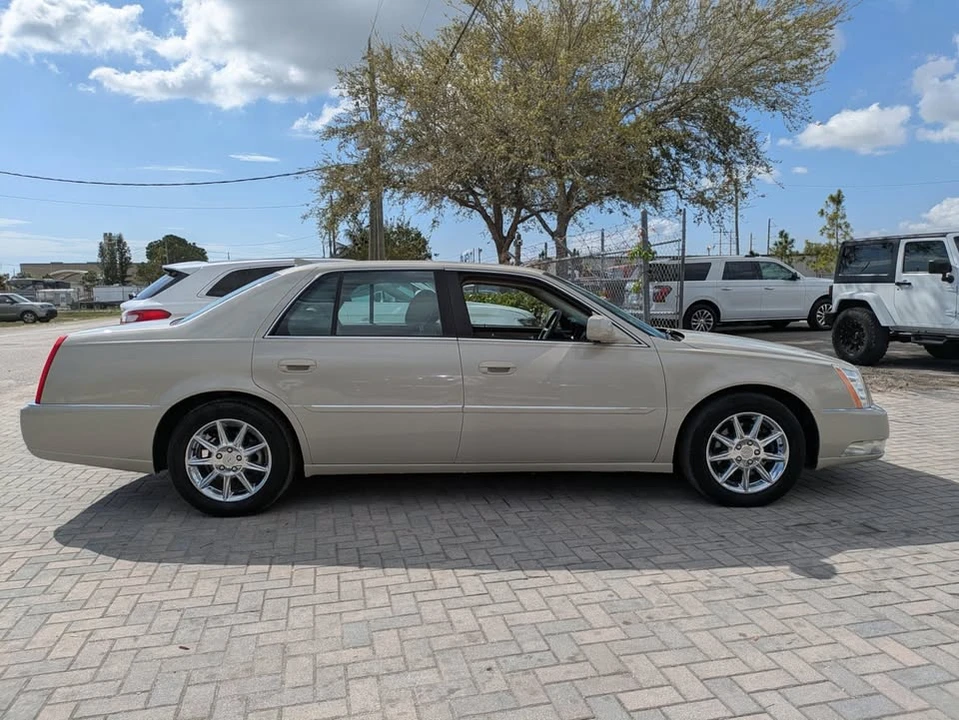 2010 Cadillac DTS - Image 2 of 20