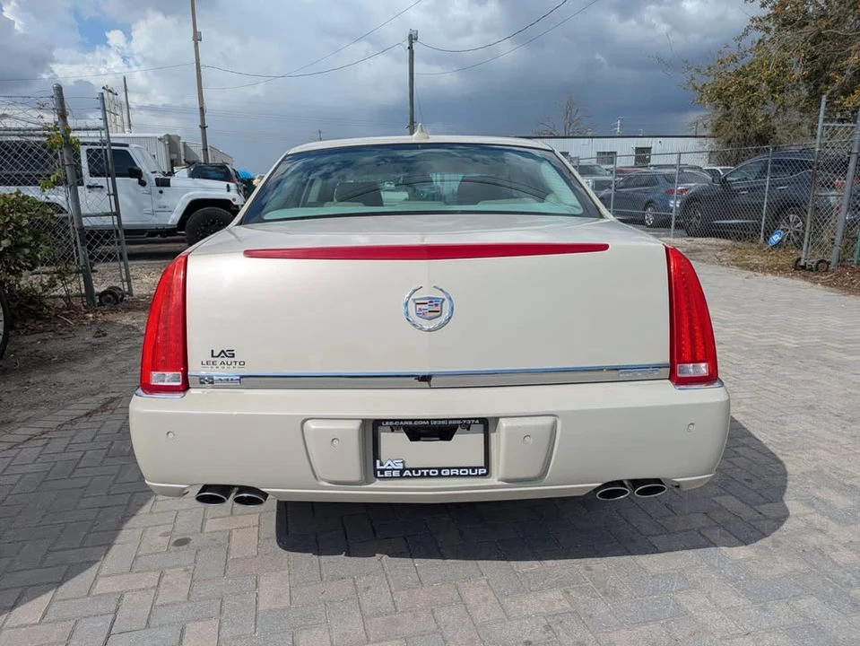 2010 Cadillac DTS - Image 4 of 20