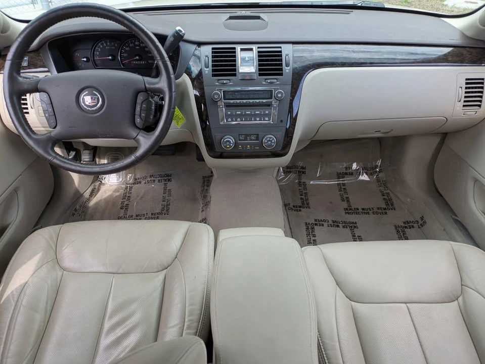 2010 Cadillac DTS - Image 11 of 20