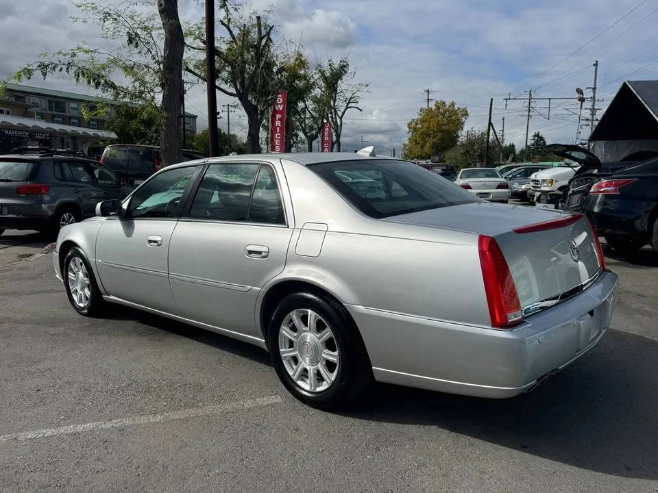 2010 Cadillac DTS - Image 5 of 12