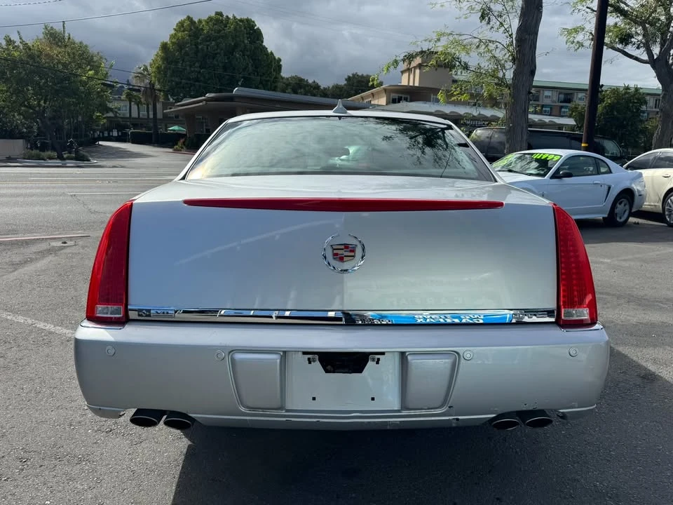 2010 Cadillac DTS - Image 4 of 12