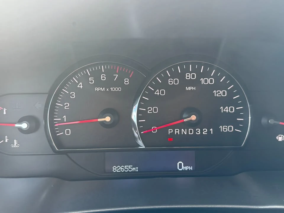 2010 Cadillac DTS - Image 11 of 12