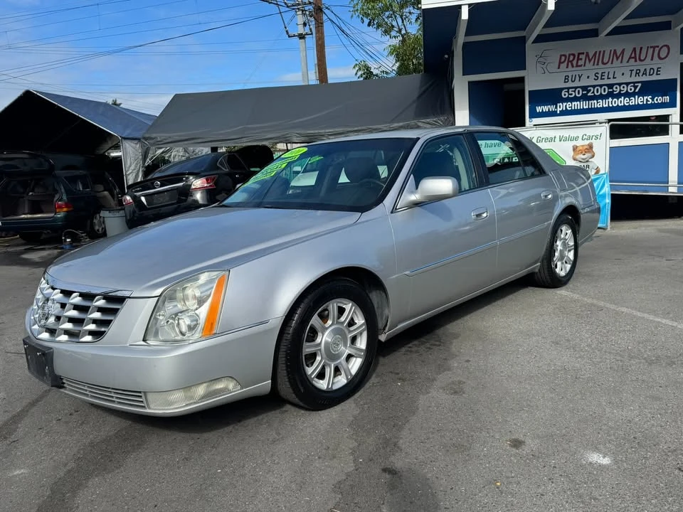 2010 Cadillac DTS - Image 6 of 12
