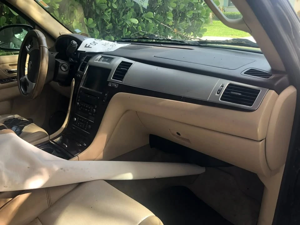 2010 Cadillac Escalade & EXT 3rd Gen - Image 5 of 11