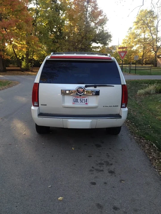 2010 Cadillac Escalade & EXT 3rd Gen - Image 4 of 5
