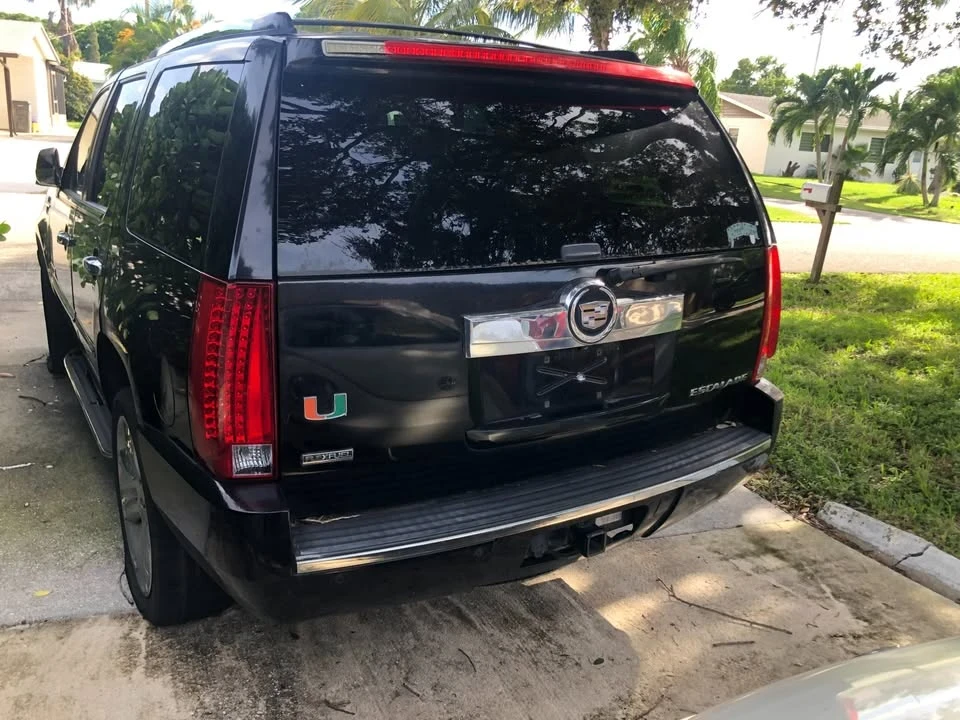 2010 Cadillac Escalade & EXT 3rd Gen - Image 3 of 11