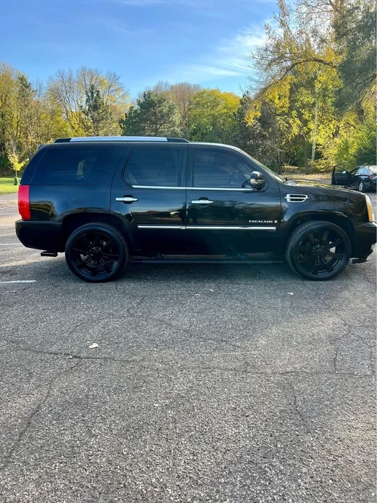 2010 Cadillac Escalade & EXT 3rd Gen - Image 7 of 13