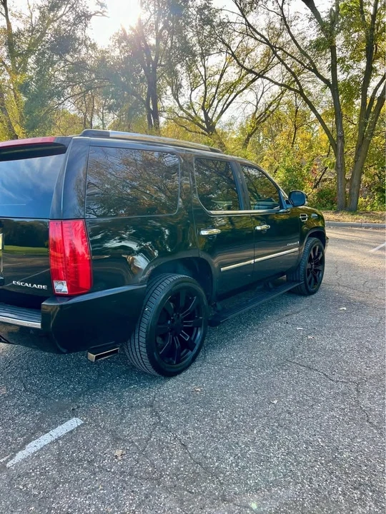 2010 Cadillac Escalade & EXT 3rd Gen - Image 6 of 13