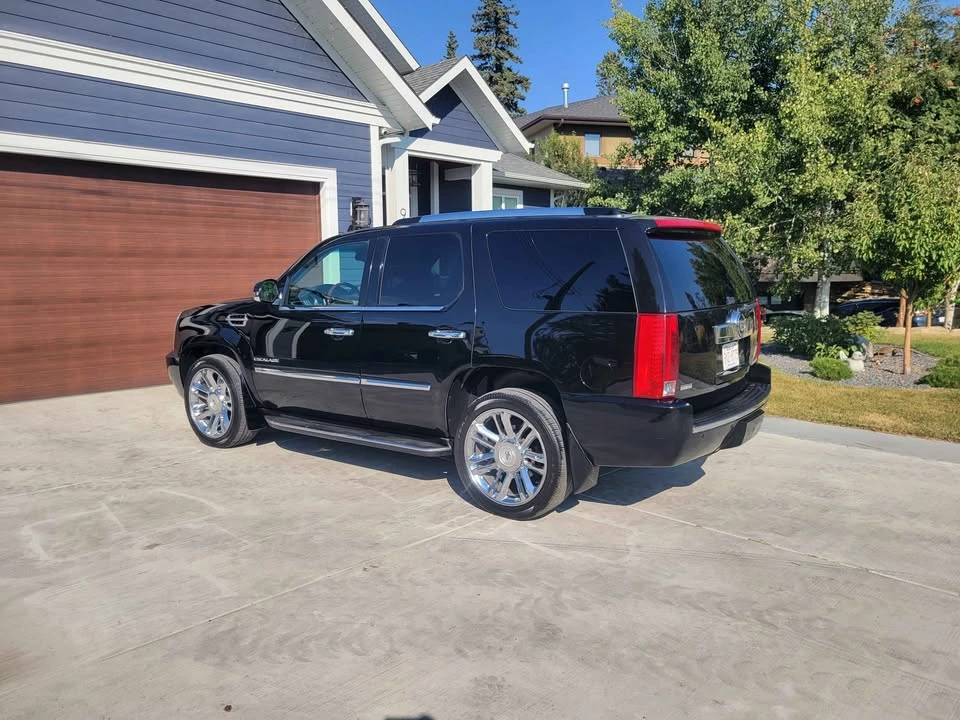 2010 Cadillac Escalade & EXT 3rd Gen - Image 3 of 11