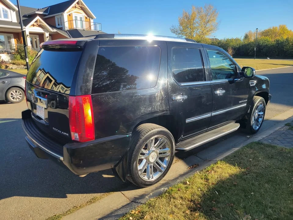 2010 Cadillac Escalade & EXT 3rd Gen - Image 4 of 11