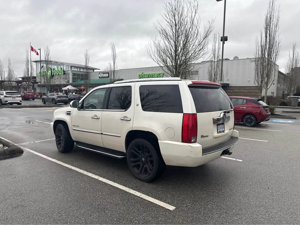 2010 Cadillac Escalade & EXT 3rd Gen - Image 3 of 5