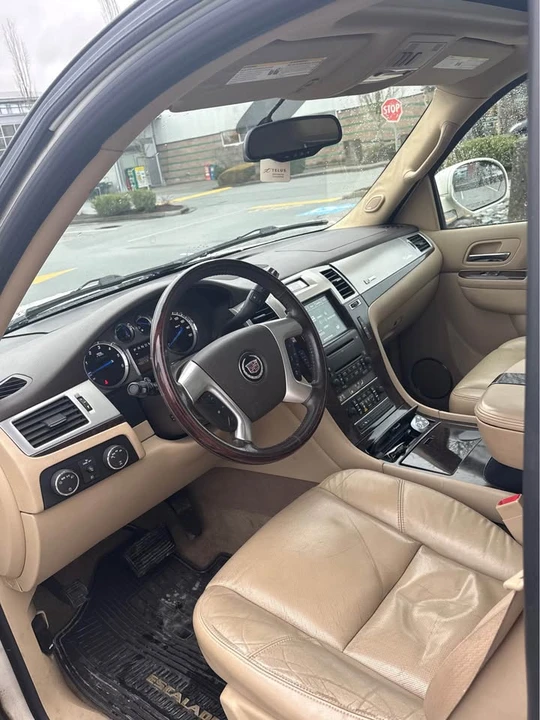 2010 Cadillac Escalade & EXT 3rd Gen - Image 5 of 5