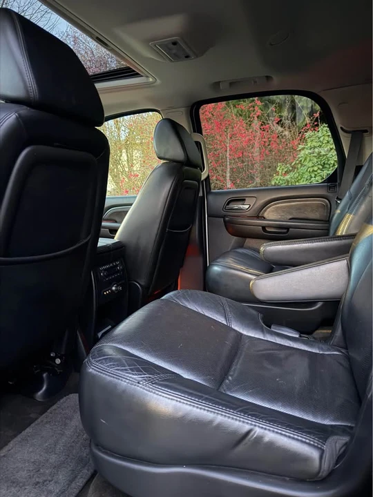 2010 Cadillac Escalade & EXT 3rd Gen - Image 5 of 10
