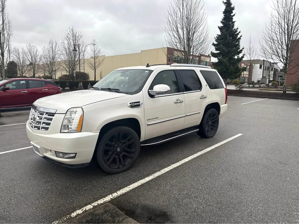 2010 Cadillac Escalade & EXT 3rd Gen - Image 2 of 3